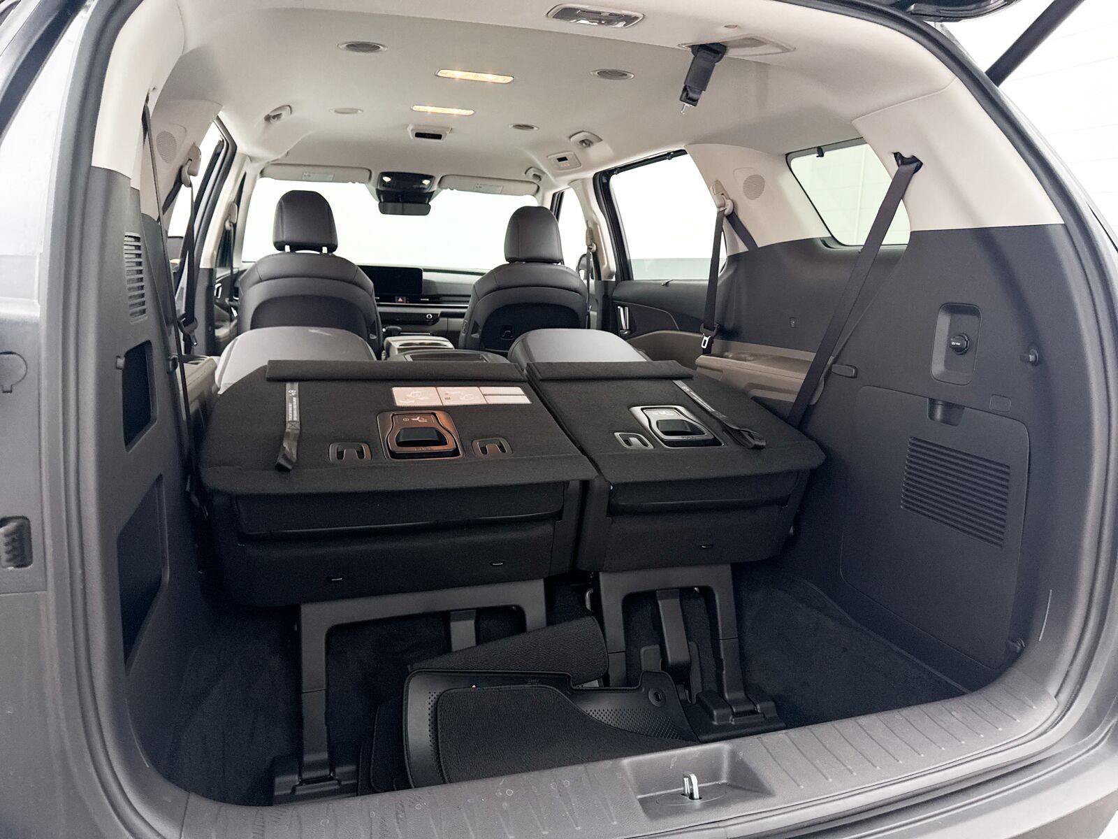Used 2026 Kia Carnival EX FWD image 32