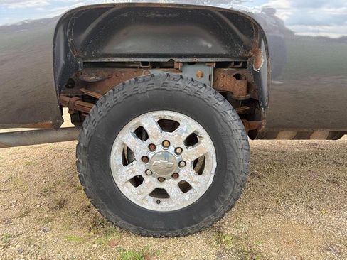 Used 2011 Chevrolet Silverado 3500 LT w/ Interior Plus Package AWD/4WD image 14