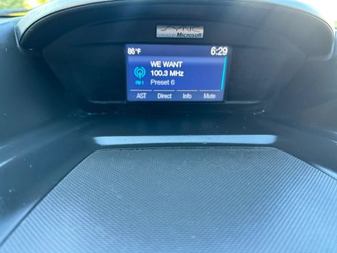 Used 2017 Ford Escape SE FWD image 21