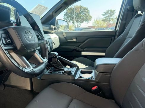 Used 2024 Toyota Tacoma TRD Off-Road image 14