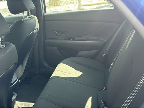 Used 2025 Hyundai Elantra SEL FWD image 28