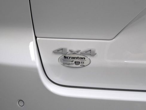 New 2025 Jeep Grand Cherokee Limited w/ Luxury Tech Group II image 38