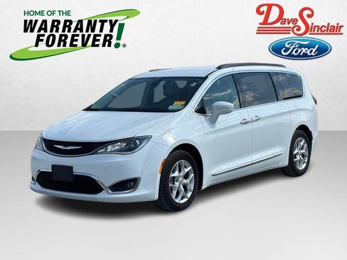 Used 2017 Chrysler Pacifica Touring-L w/ Tire & Wheel Group FWD image 1