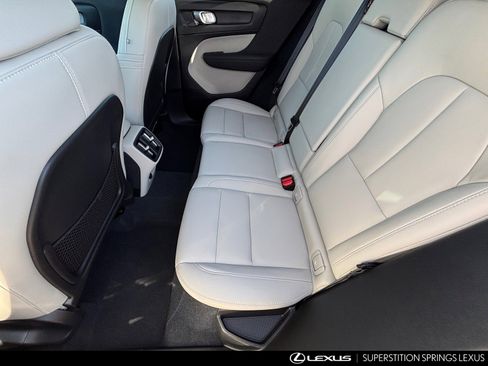 Used 2024 Volvo XC40 B5 Plus w/ Protection Package Premier image 15