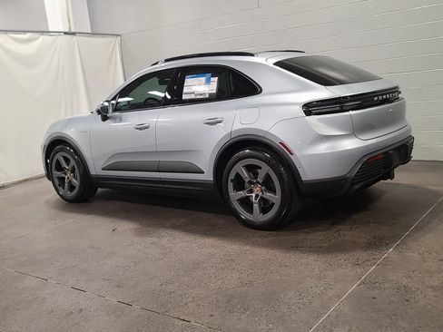 New 2026 Porsche Macan Electric RWD image 3