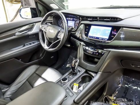 Certified 2023 Cadillac XT6 Sport w/ Technology Package image 27