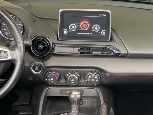 Used 2017 MAZDA MX-5 Miata Club image 23