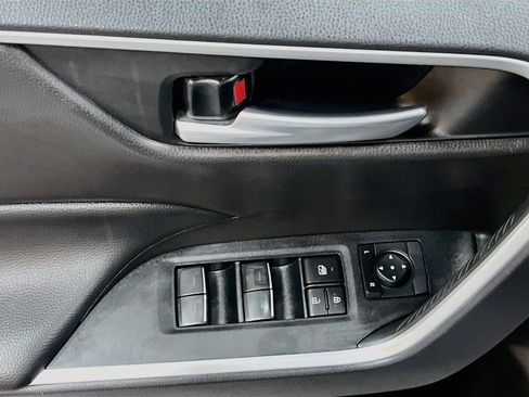 Used 2025 Toyota RAV4 XLE AWD/4WD image 18