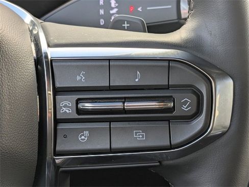 Used 2025 GMC Yukon Denali image 32