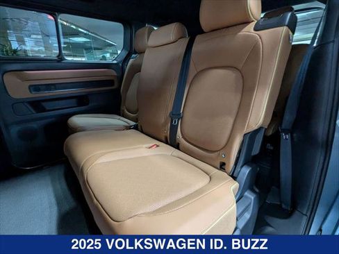 New 2025 Volkswagen ID. Buzz Pro S image 18