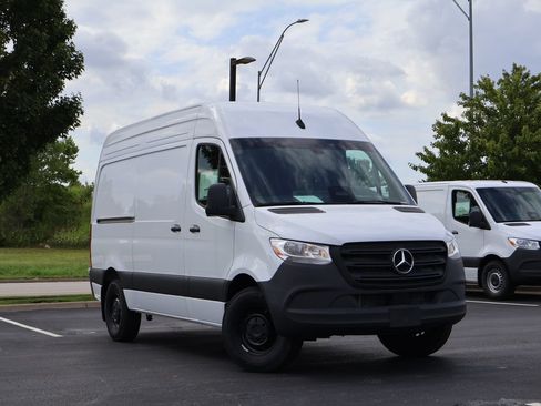Used 2025 Mercedes-Benz Sprinter 2500 image 1