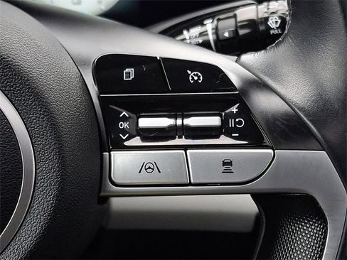 Used 2022 Hyundai Elantra Limited image 22