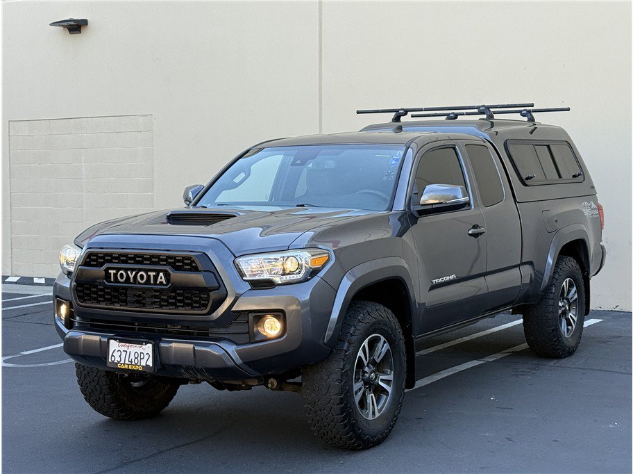 Used 2019 Toyota Tacoma TRD Sport AWD/4WD image 3