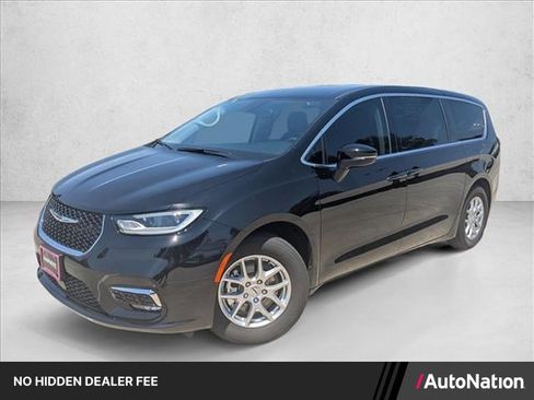 Certified 2024 Chrysler Pacifica Touring-L w/ Uconnect Theater Family Group FWD image 1