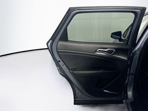 Used 2023 Kia Sportage EX image 27