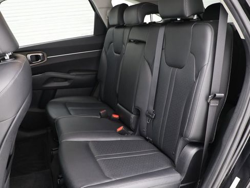 Used 2023 Kia Sorento S image 12