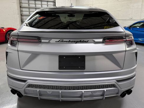 Used 2022 Lamborghini Urus AWD/4WD image 18