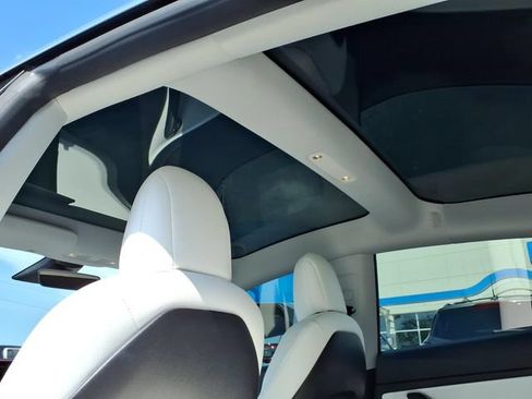 Used 2018 Tesla Model 3 AWD/4WD image 6
