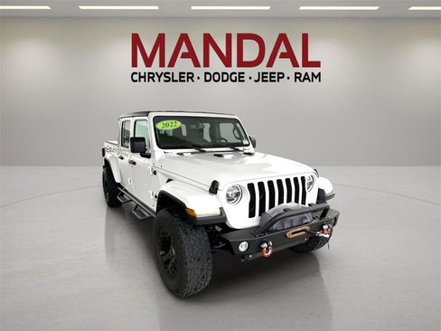 Used 2022 Jeep Gladiator Sport image 4