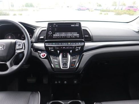Used 2025 Honda Odyssey Elite image 14