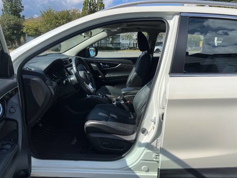 Used 2017 Nissan Rogue Sport SL w/ SL Premium Package image 14