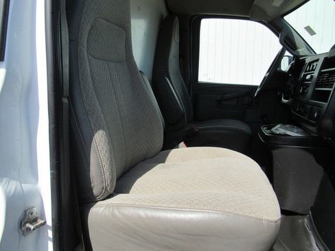 Used 2021 Chevrolet Express 3500 RWD image 14