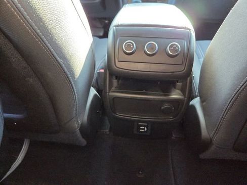 Used 2017 Chevrolet Traverse LT w/ Style and Technology Package image 43