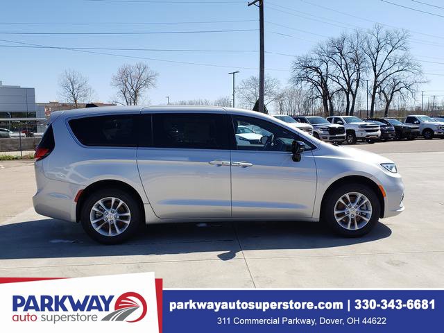New 2026 Chrysler Pacifica Select AWD/4WD image 12