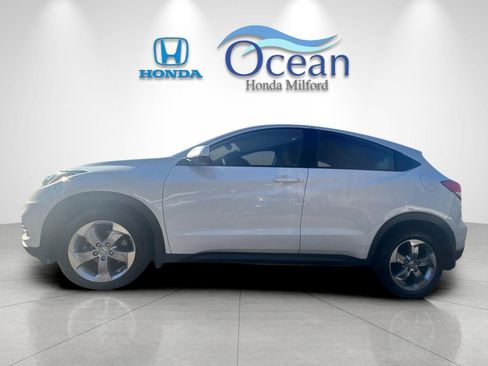 Used 2020 Honda HR-V LX image 2