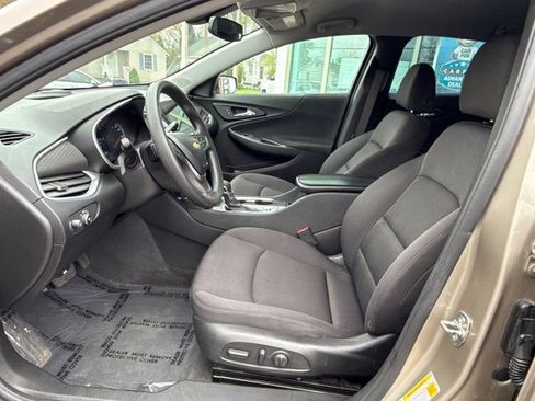 Used 2022 Chevrolet Malibu LT FWD image 11