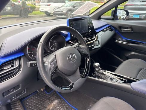 Used 2021 Toyota C-HR XLE FWD image 8