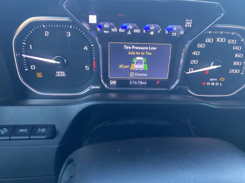 Used 2022 GMC Sierra 3500 Denali w/ Denali Black Diamond Edition image 25