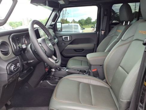 Used 2025 Jeep Gladiator Mojave w/ Steel Bumper Group AWD/4WD image 24