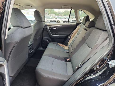 Certified 2025 Toyota RAV4 XLE FWD image 10