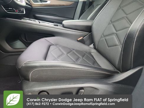 Used 2025 Volkswagen Atlas SE image 20