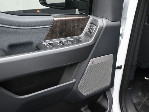 New 2026 Ford F250 Lariat w/ Black Appearance Package image 20