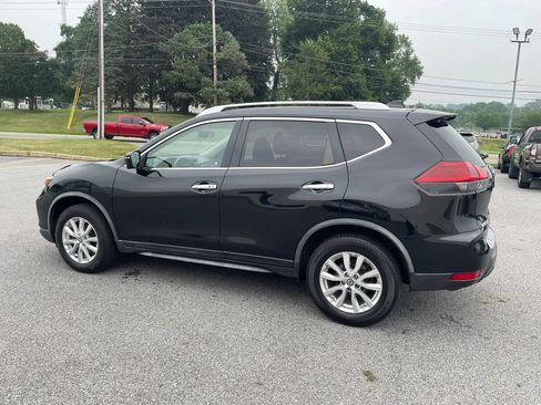 Used 2018 Nissan Rogue SV w/ Sun & Sound Touring Package AWD/4WD image 11