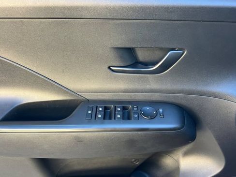 Used 2024 Hyundai Kona SEL AWD/4WD image 13