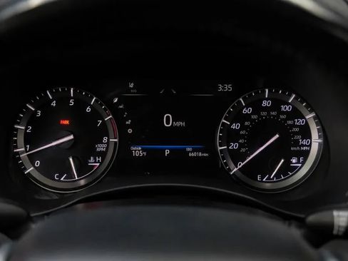 Used 2021 Toyota Highlander XLE FWD image 25