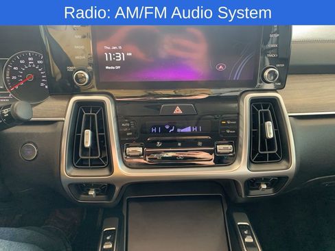 Used 2023 Kia Sorento S image 7