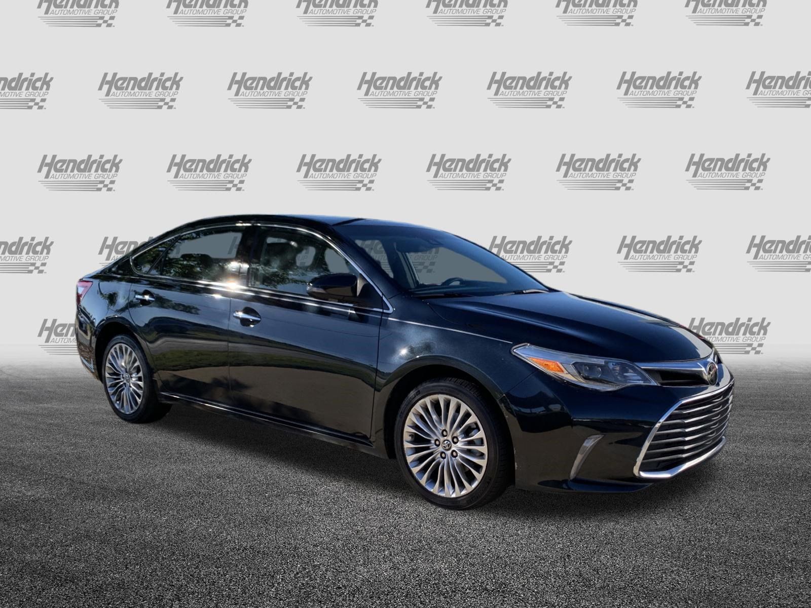 Used 2016 Toyota Avalon Limited w/ Toyota Safety Sense Package FWD image 2