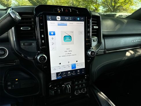 Used 2024 RAM 2500 Limited image 13