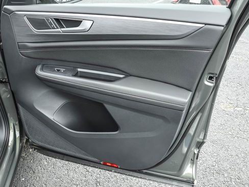 Used 2025 Volkswagen Atlas Cross Sport SE image 36