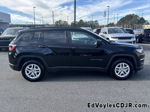 Used 2018 Jeep Compass Sport w/ Tech Group image 2