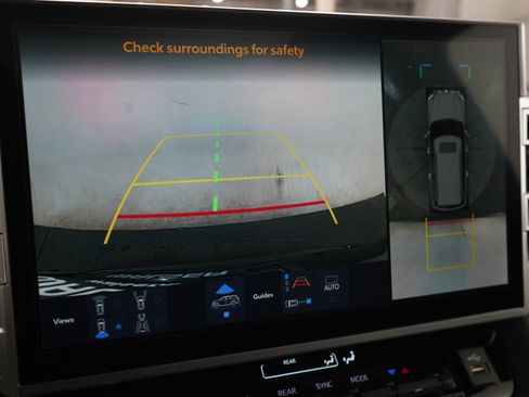 Used 2025 Toyota Sequoia Platinum image 37