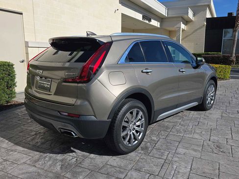Used 2020 Cadillac XT4 Premium Luxury image 3