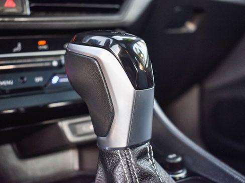 Used 2025 Volkswagen Jetta SE image 22