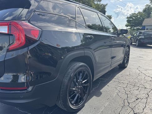 Used 2023 GMC Terrain SLT w/ Tech Package FWD image 19