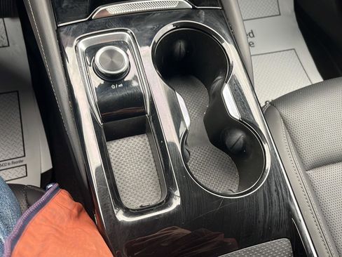 Used 2025 Buick Envision Preferred image 16