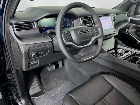 New 2026 Jeep Grand Wagoneer L Limited AWD/4WD image 9
